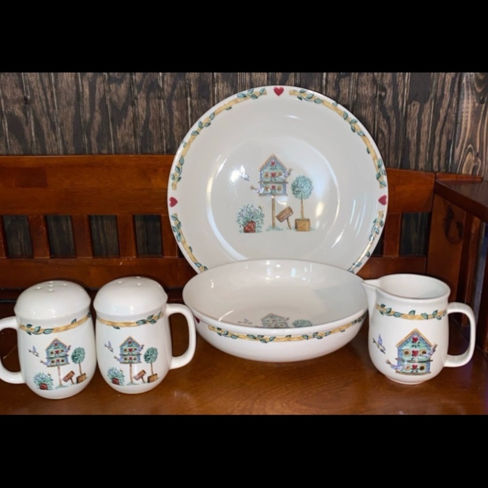 Thompson pottery birdhouse set